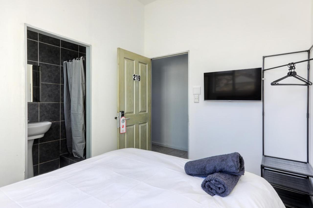 Inn & Out Express Sea Point Cape Town Exterior foto